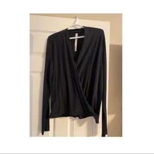 Lululemon Top, rip tag still attached.